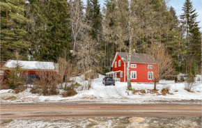 Stunning home in Likenäs with WiFi and 4 Bedrooms